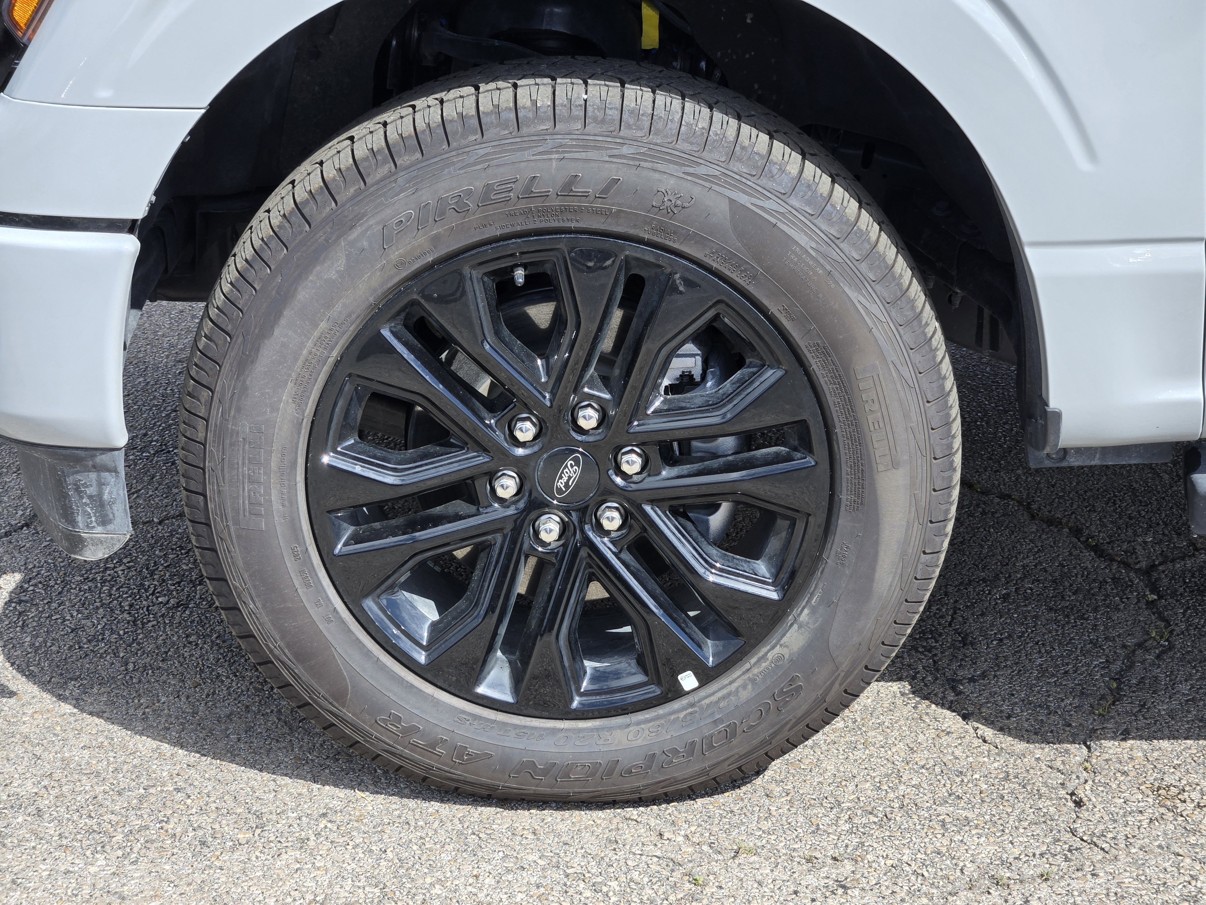 New 2026 Avalanche Ford XLT image 7