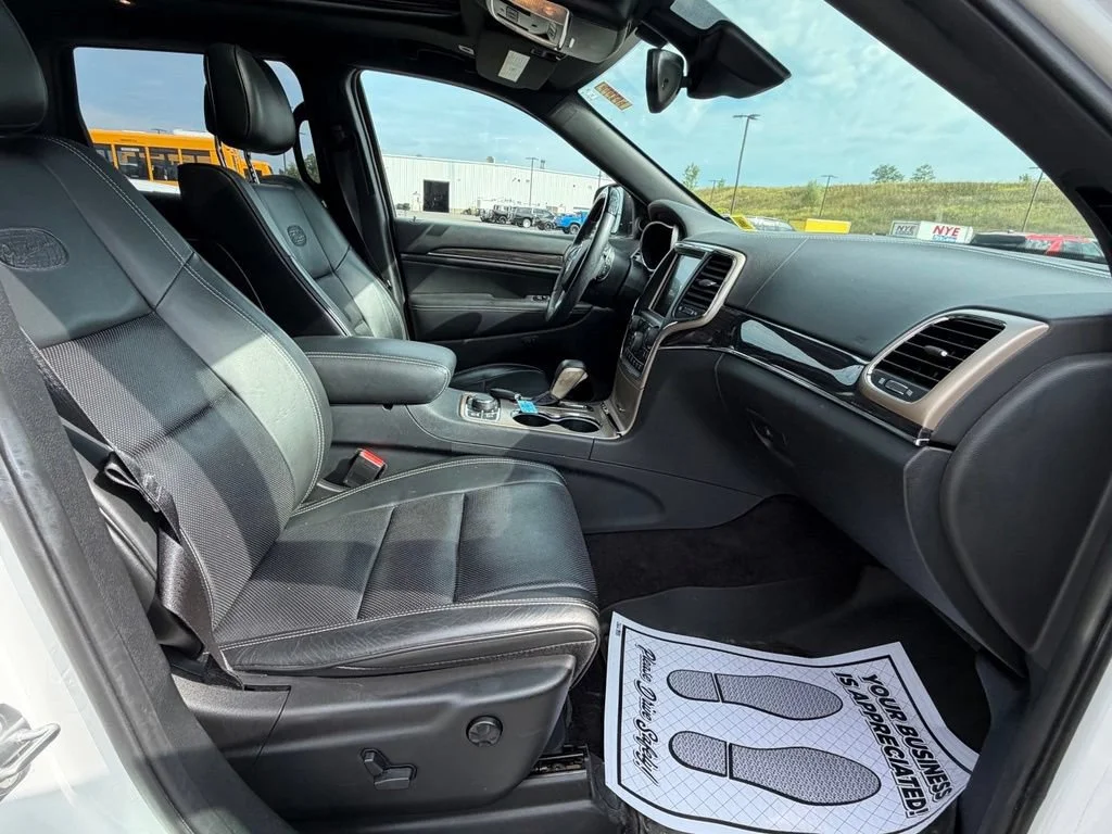 Used 2017 Bright White Clea Jeep Overland image 38