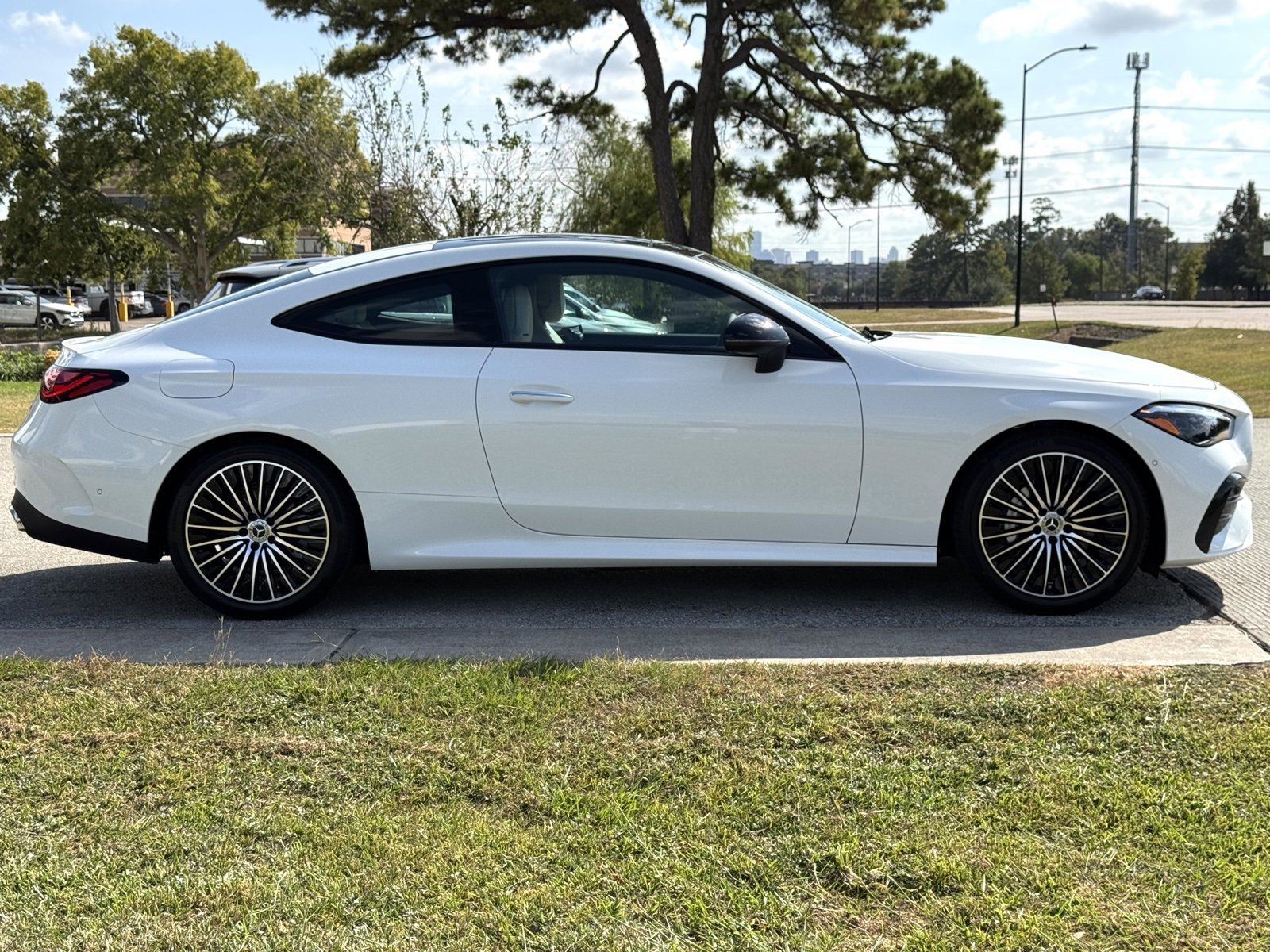 New 2026 Polar White Mercedes-Benz CLE 300 image 24