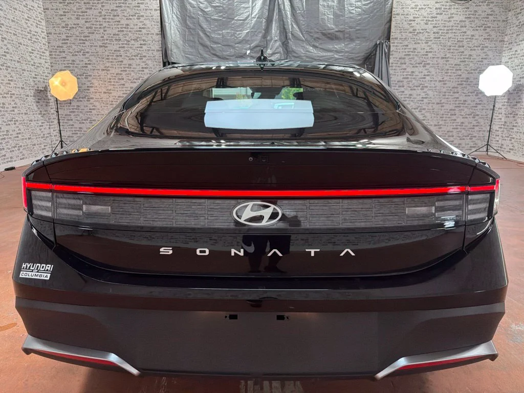 Used 2025 Abyss Black Hyundai SE image 6