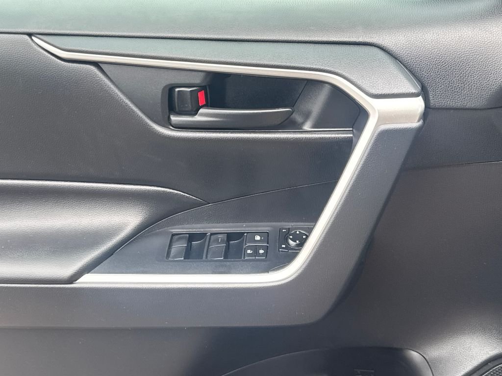 Used 2019 Silver Toyota LE image 31