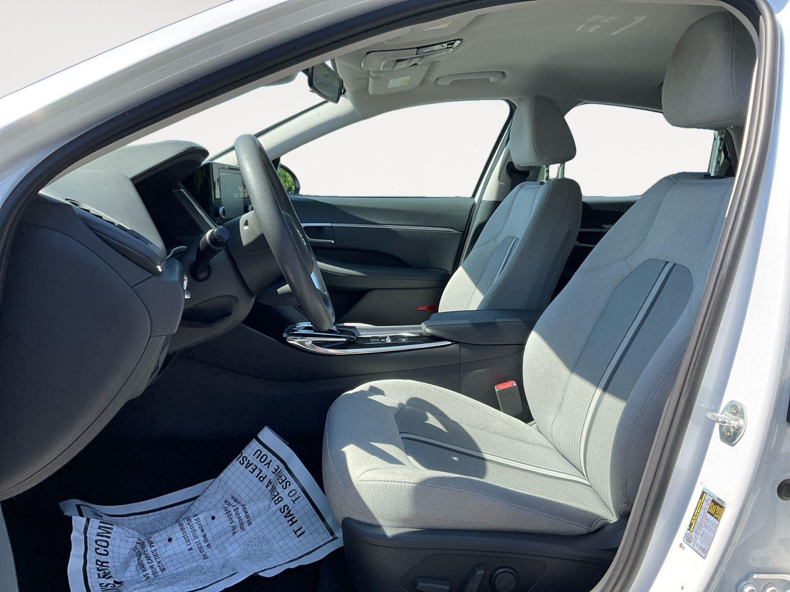 Used 2020 Quartz White Hyundai SEL image 9