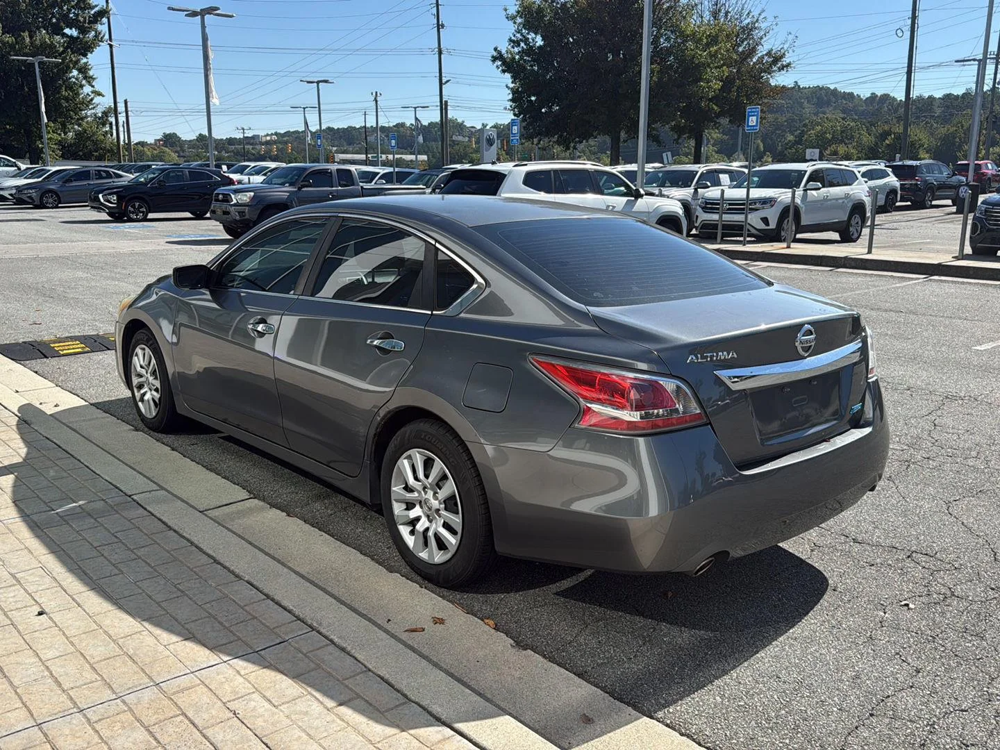 Used 2014 Gun Metallic Nissan 2.5 S image 5