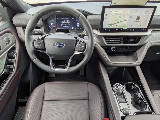 New 2026 Star White Metallic Tri-Coat Ford Platinum™ image 17