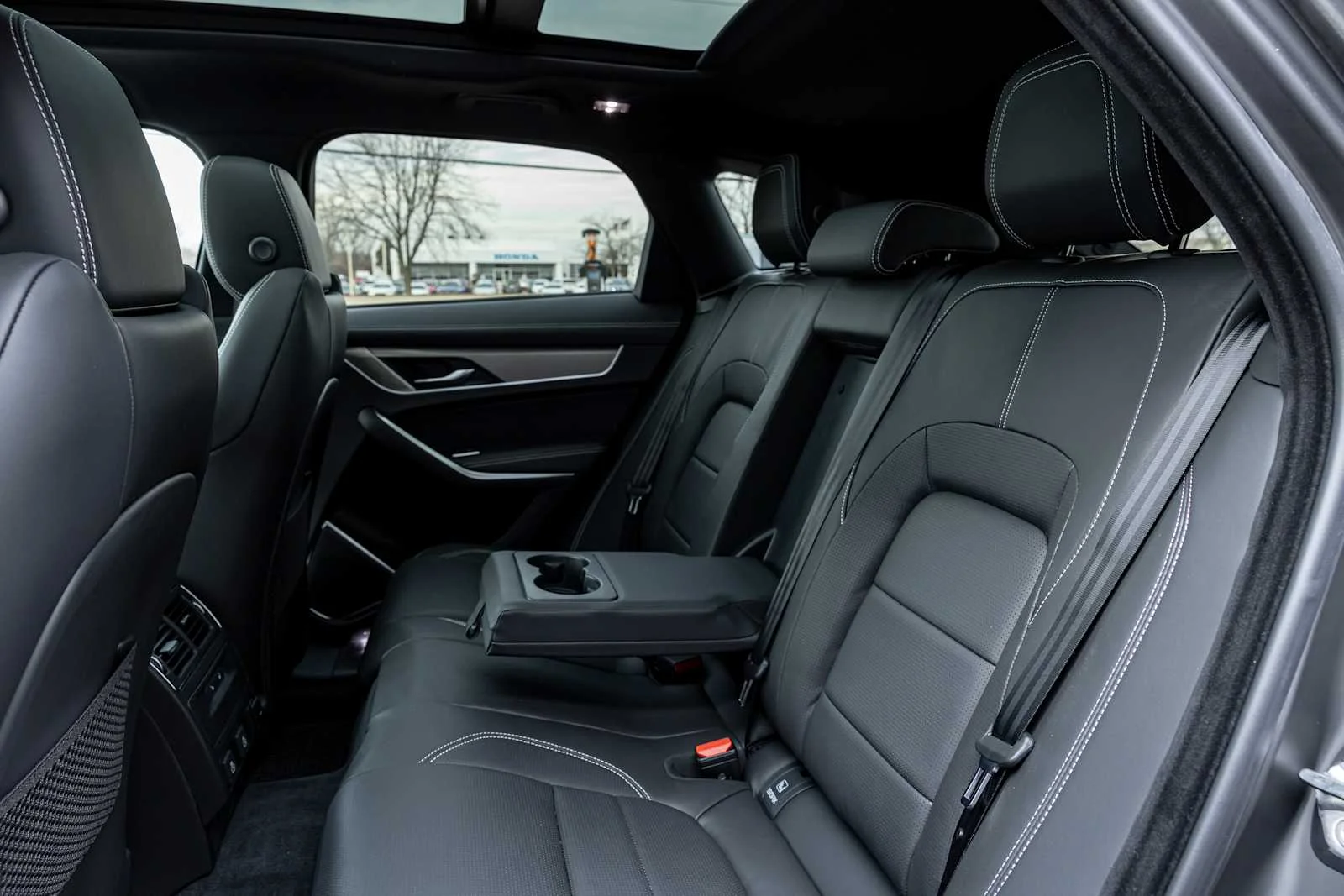 2026 Jaguar F-Pace R-Dynamic S - Photo 28