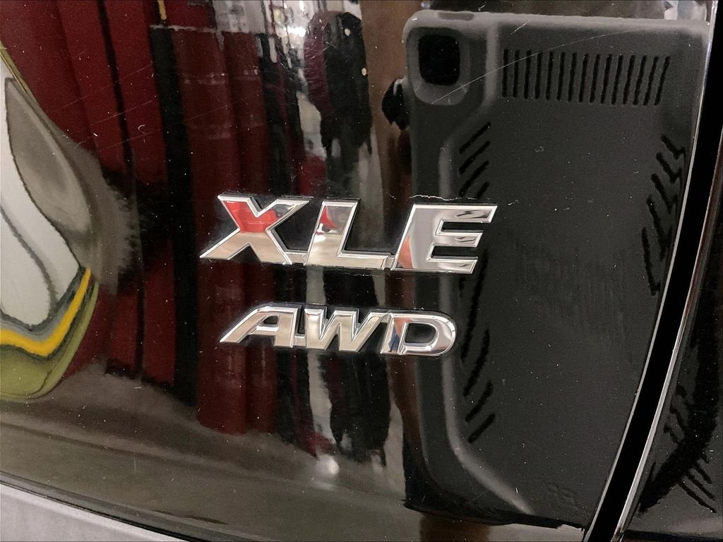 Used 2021 Black Toyota XLE image 11