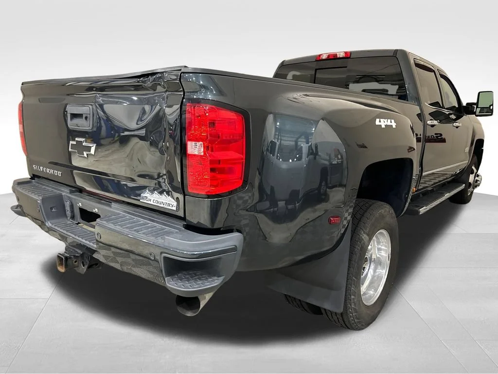 Used 2019 GRAPHITE METALLIC Chevrolet High Country image 6