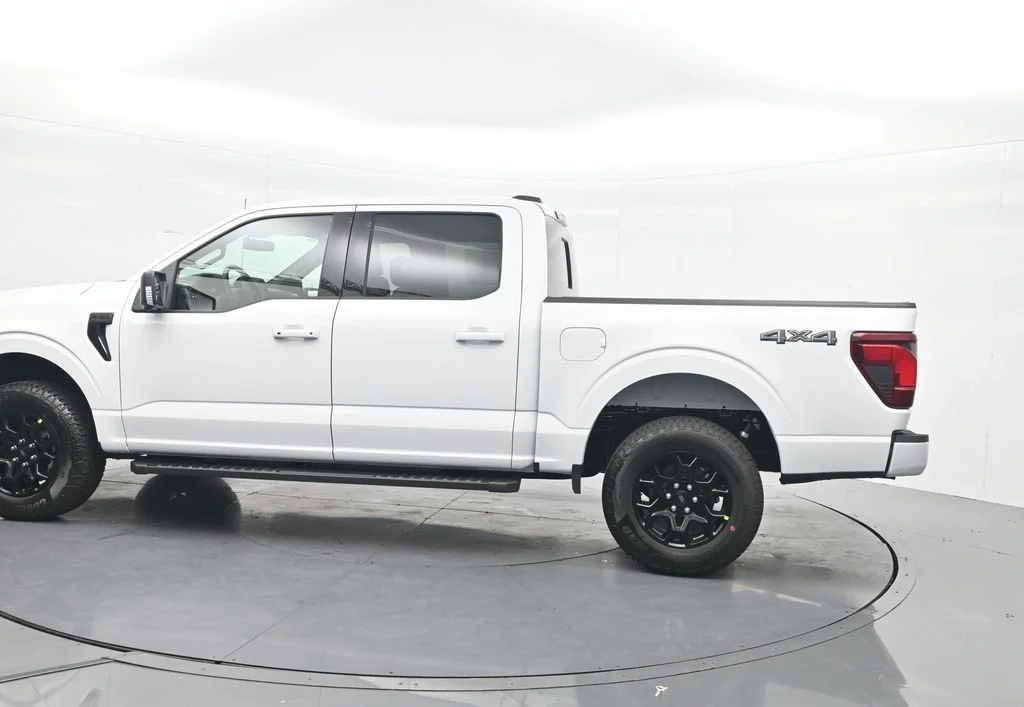 New 2026 Oxford White Ford XLT image 10