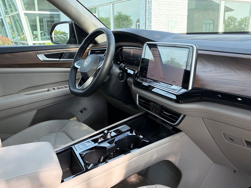 New 2026 Deep Black Pearl Volkswagen 2.0T SE W/TECHNOLOGY image 16
