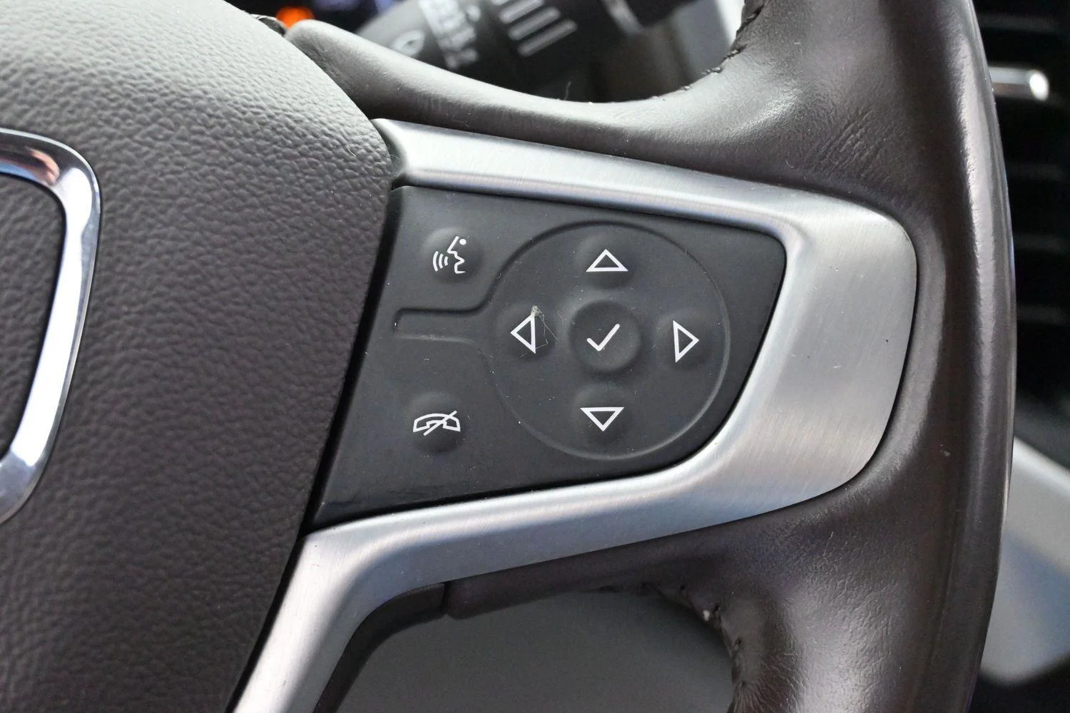 Used 2019 PEPPERDUST METALLIC GMC SLT image 22