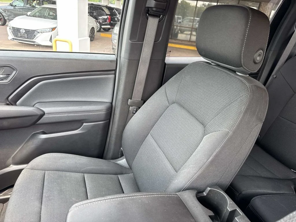Used 2024 Silver GMC Elevation image 32