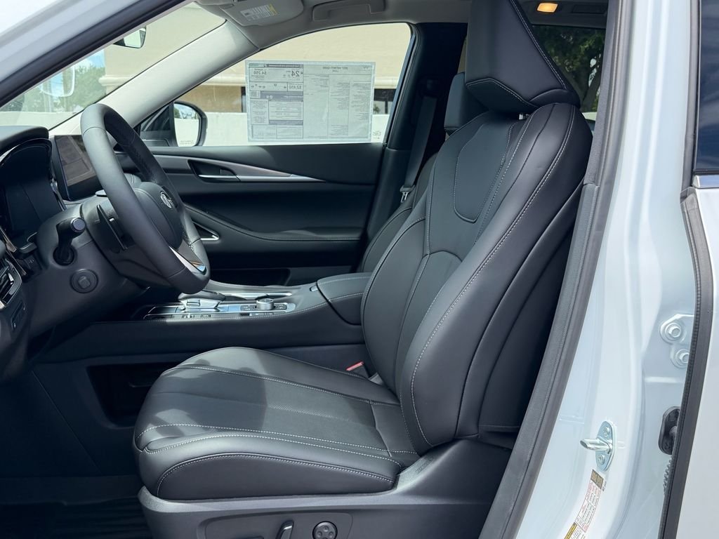 New 2027 RADIANT WHITE INFINITI Luxe FWD image 12