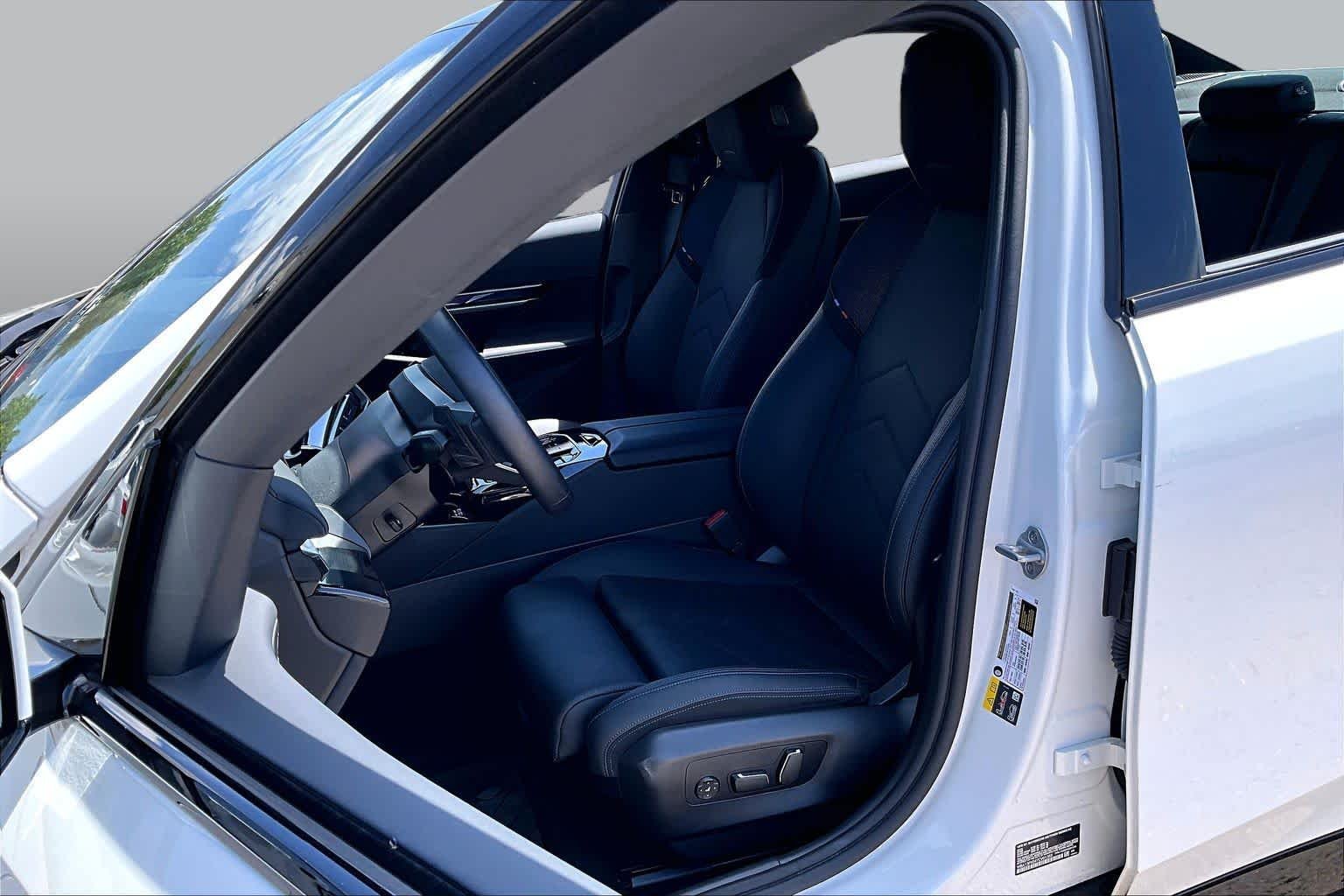 Used 2026 Alpine White BMW 550e xDrive image 6