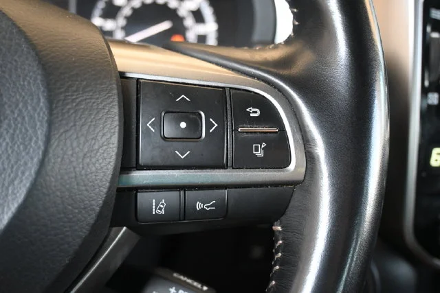 Used 2023 Black Lexus 460 image 29