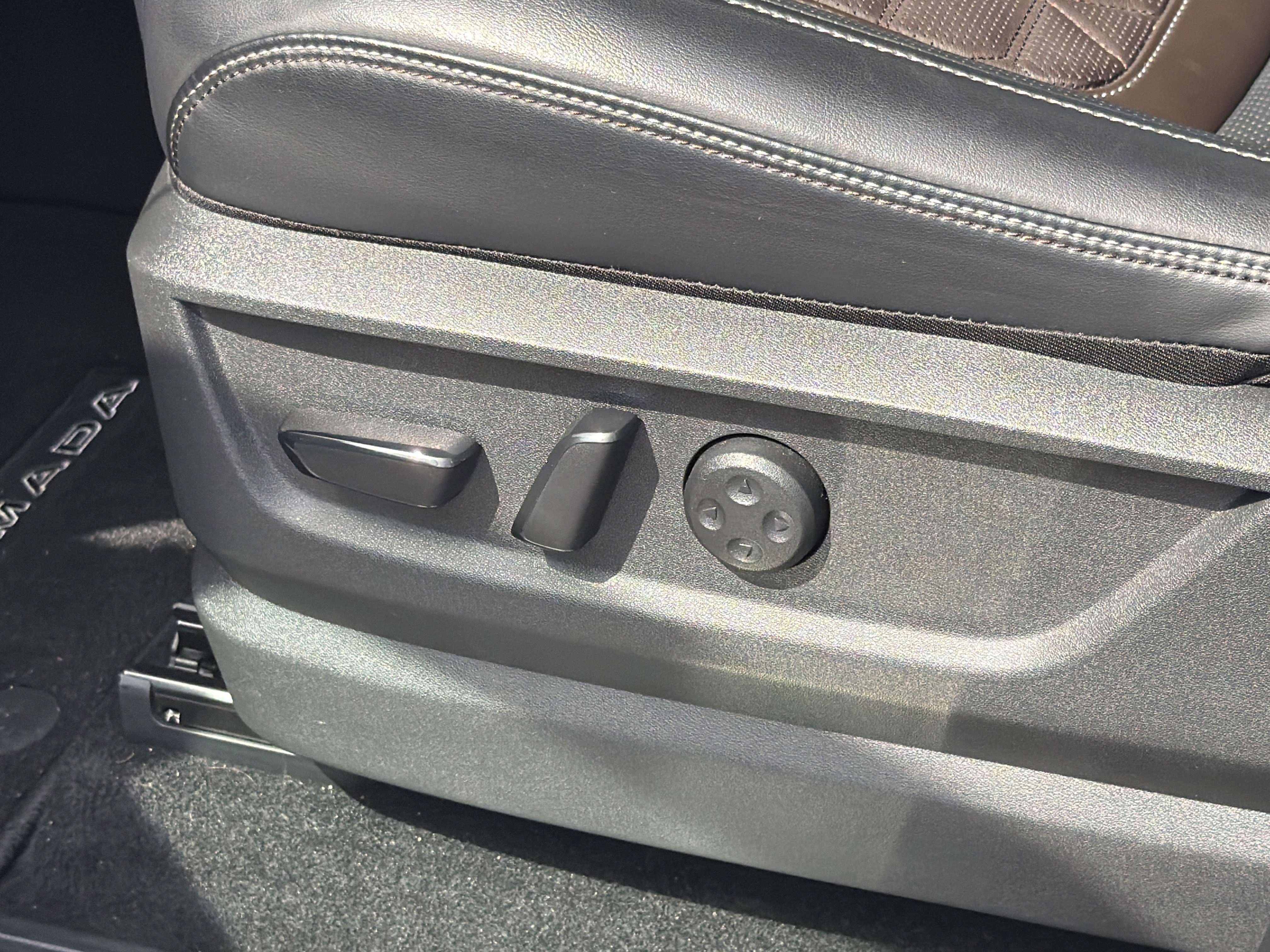 2026 Nissan Armada Platinum - Photo 23