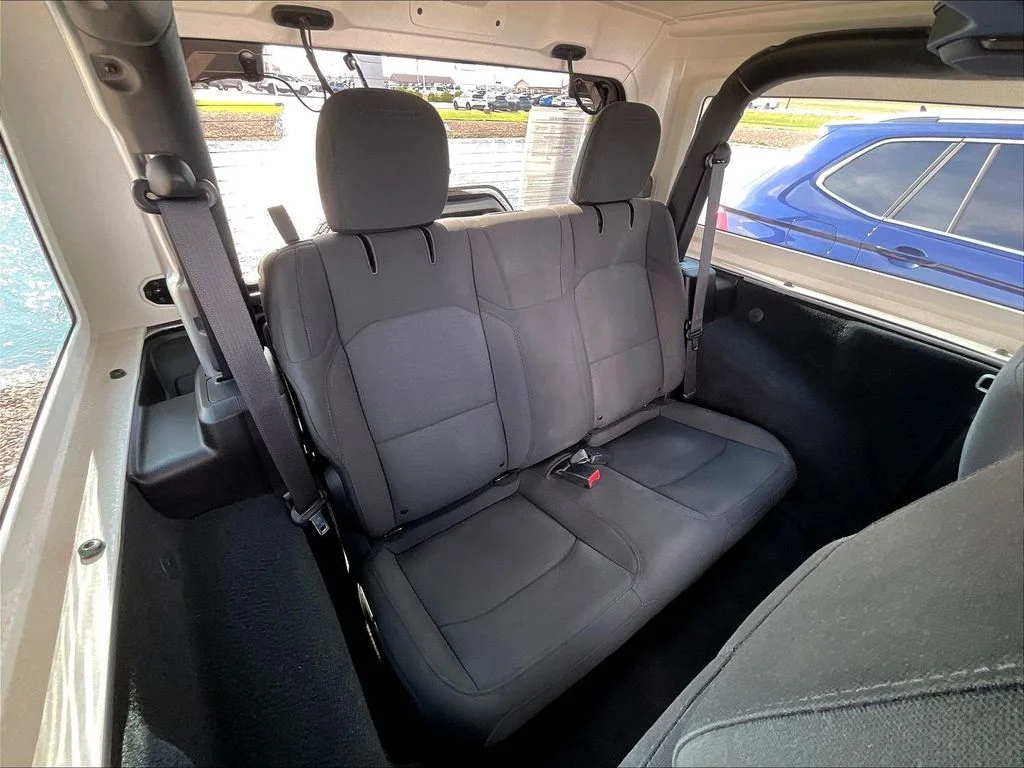 Used 2019 Silver Jeep Sport S image 12