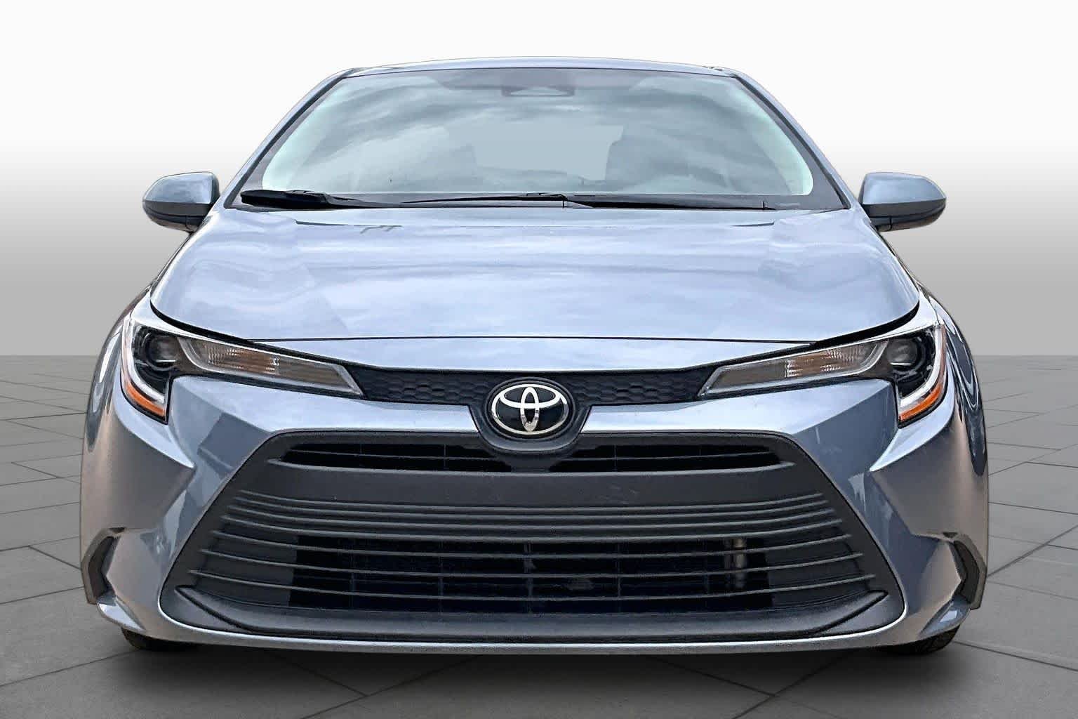 Used 2023 Celestite Toyota LE image 3