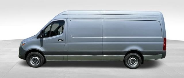New 2025  Mercedes-Benz Cargo 170 WB image 6