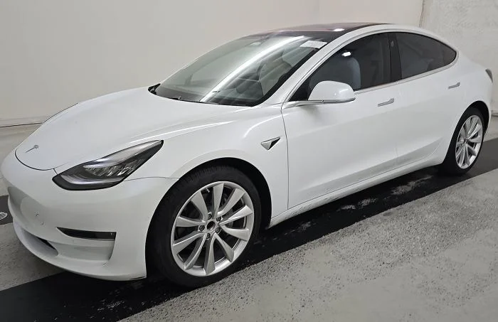 2018 Tesla Model 3 Long Range's photo