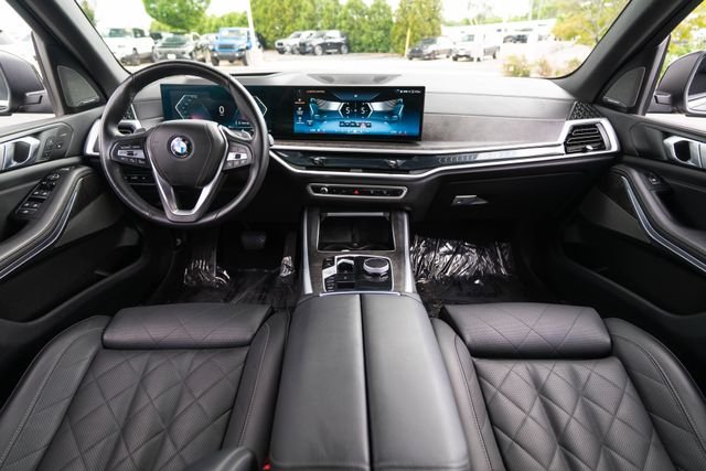 Certified Used 2025 Black Sapphire Metallic BMW xDrive40i image 14