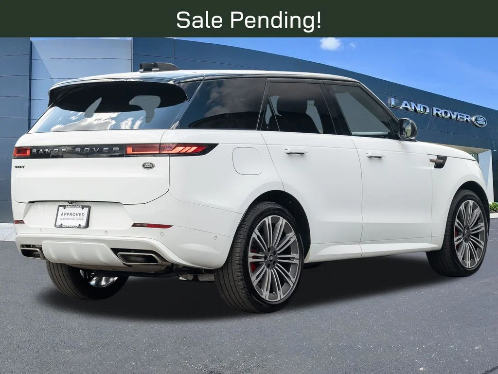 Certified Used 2023 White Land Rover SE Dynamic image 4
