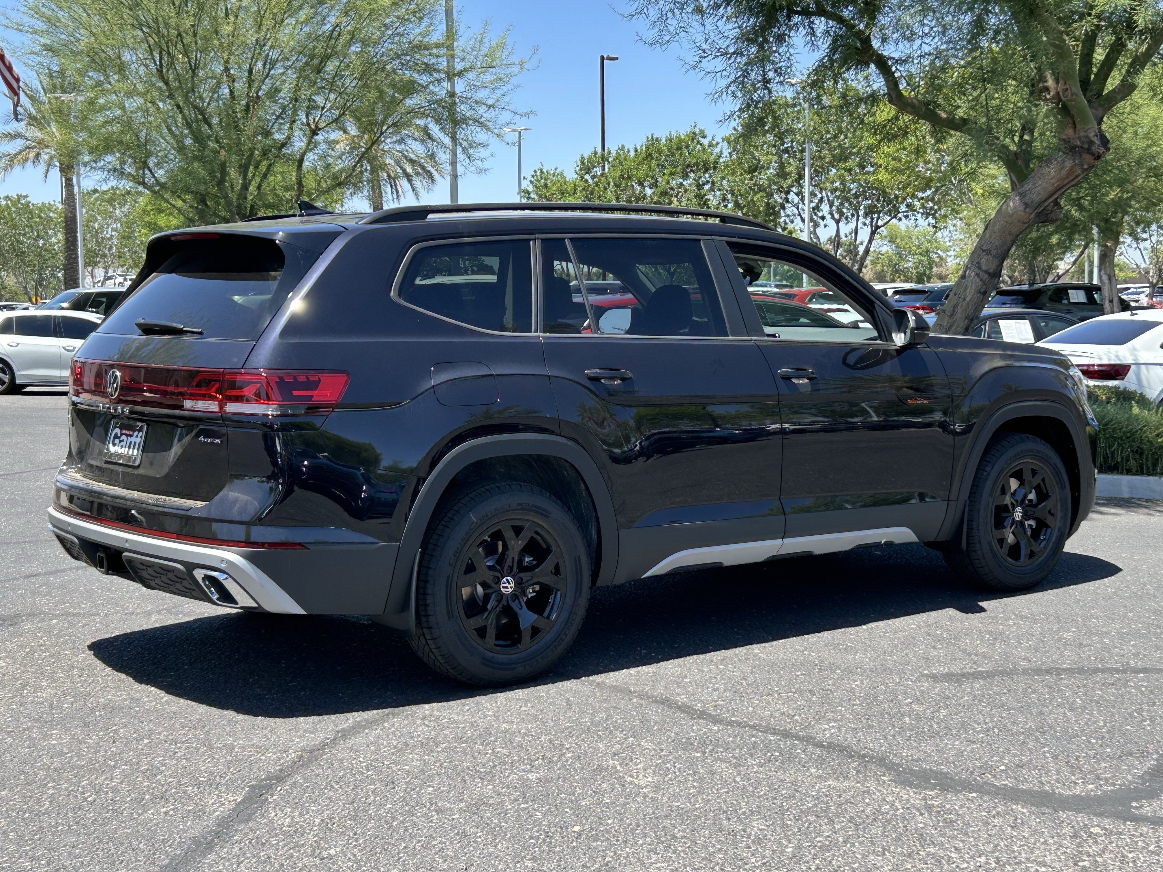 New 2026 Deep Black Pearl Volkswagen 2.0T Peak Edition image 3