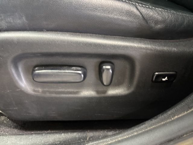 Used 2013 White Toyota SE image 9