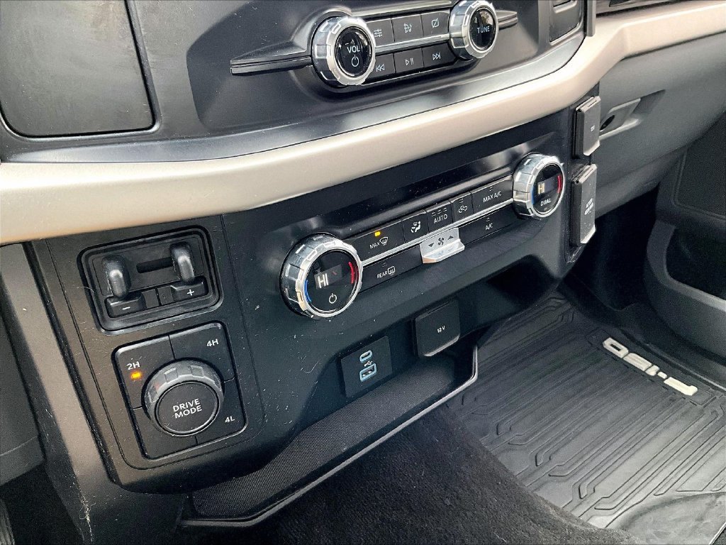 Used 2021 White Ford XLT image 25