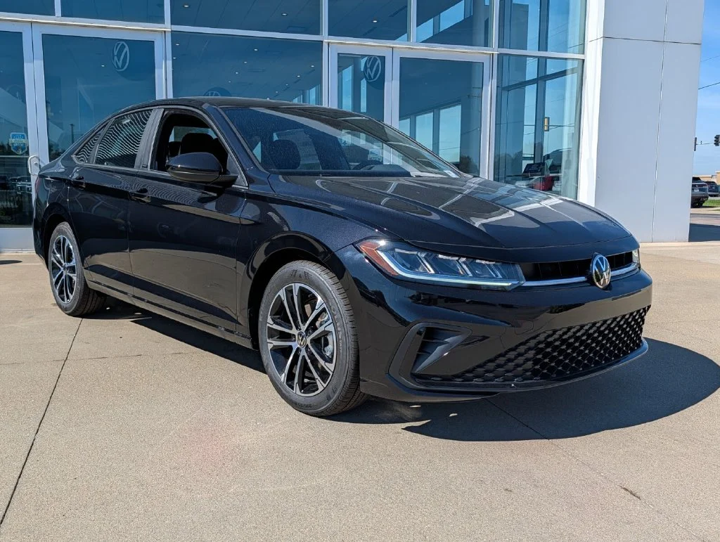 New 2027 Black Volkswagen 1.5T Sport image 2