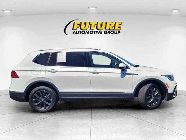 Used 2023  Volkswagen 2.0T SE image 3
