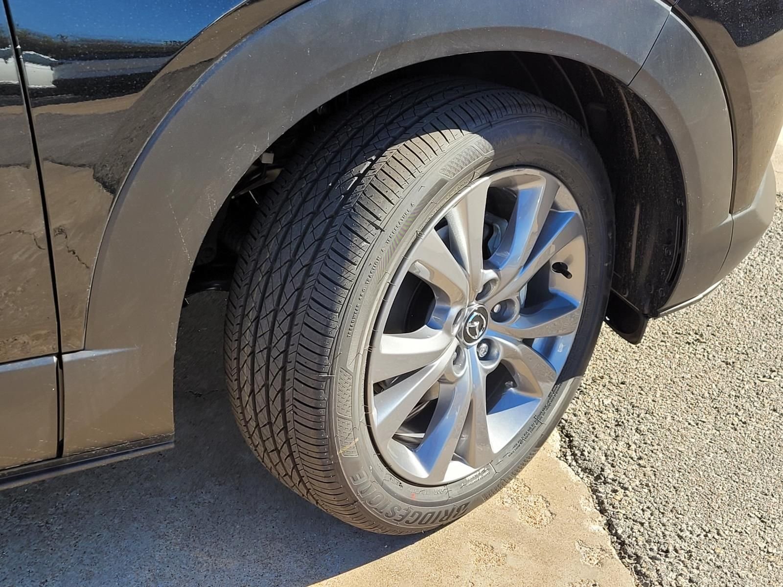 View vehicle photo 4