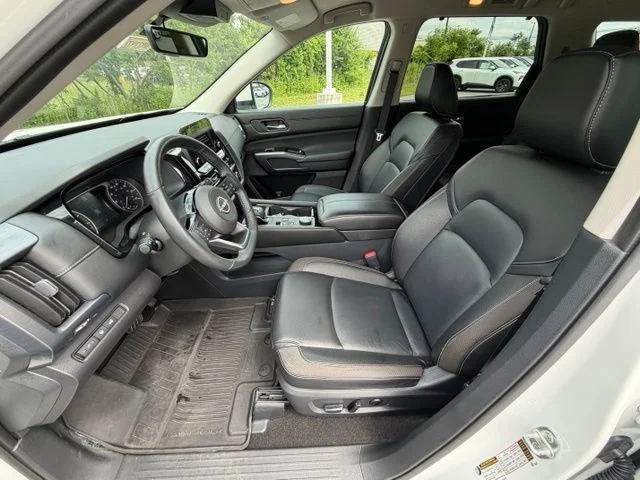 Certified Used 2024 Pearl White Nissan SL image 11