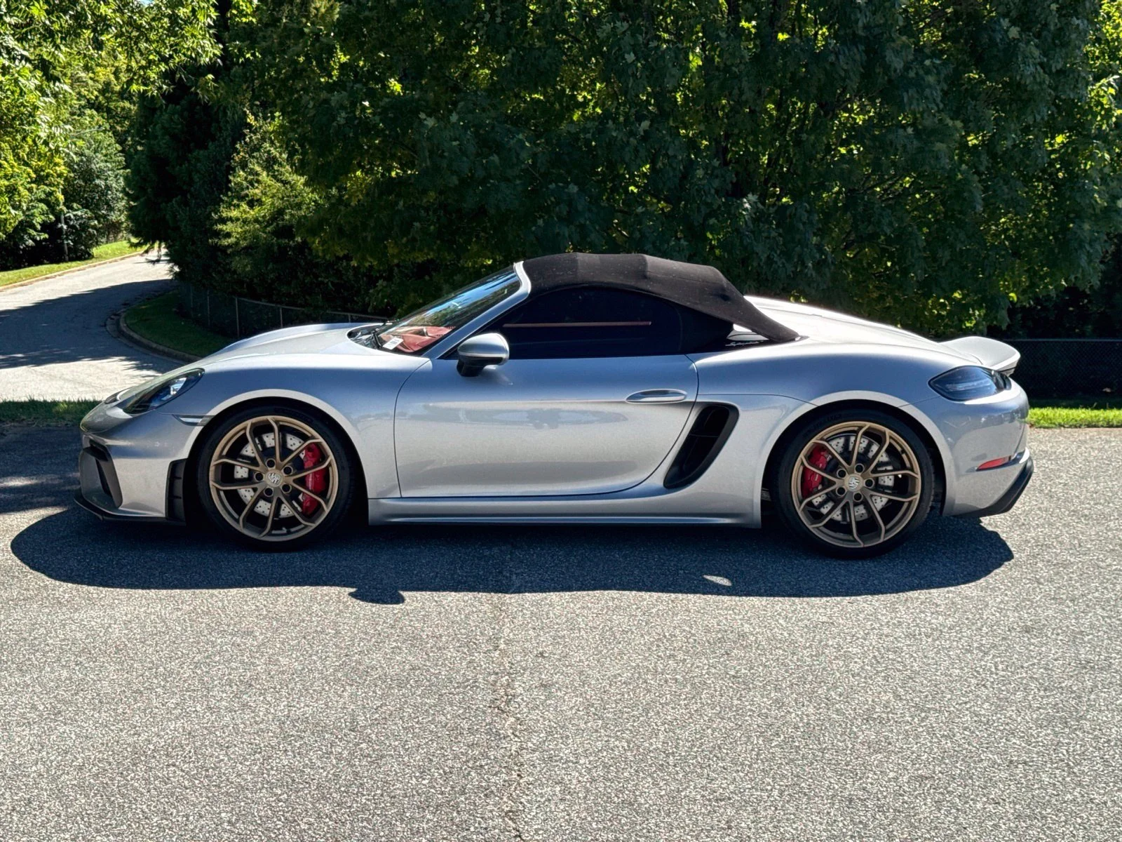 Used 2022 GT Silver Metallic Porsche  image 2