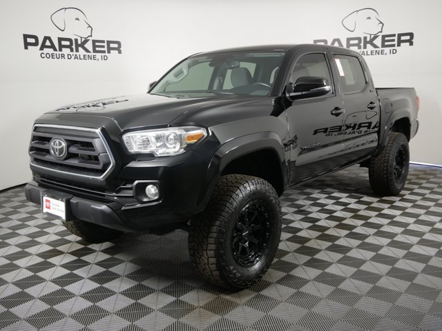 2023 Toyota Tacoma 4WD Double Cab SR5 w/ Technology Pkg & Blackout Pkg