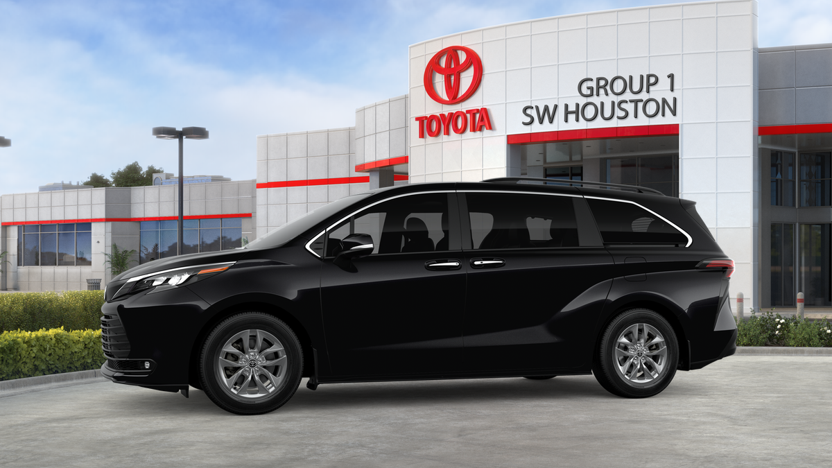 New 2026 Midnight Black Metallic Toyota XLE image 3