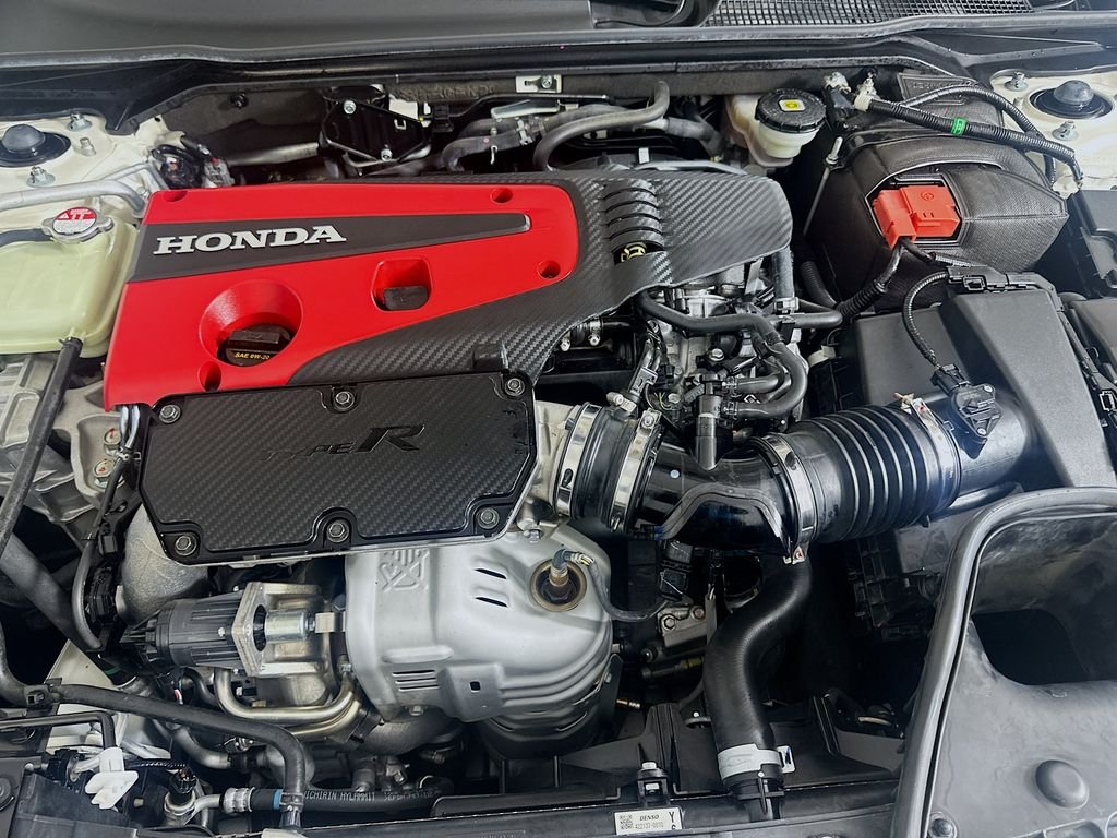 Used 2023 White Honda  image 27