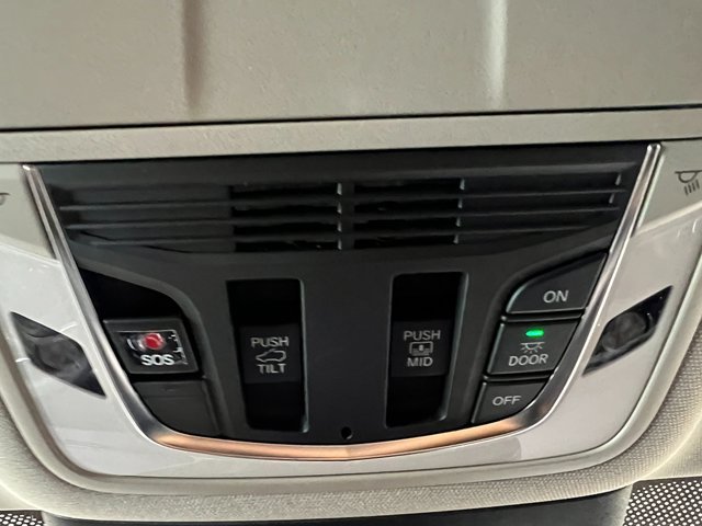 New 2026 Liquid Carbon Metallic Acura w/Advance Package image 23