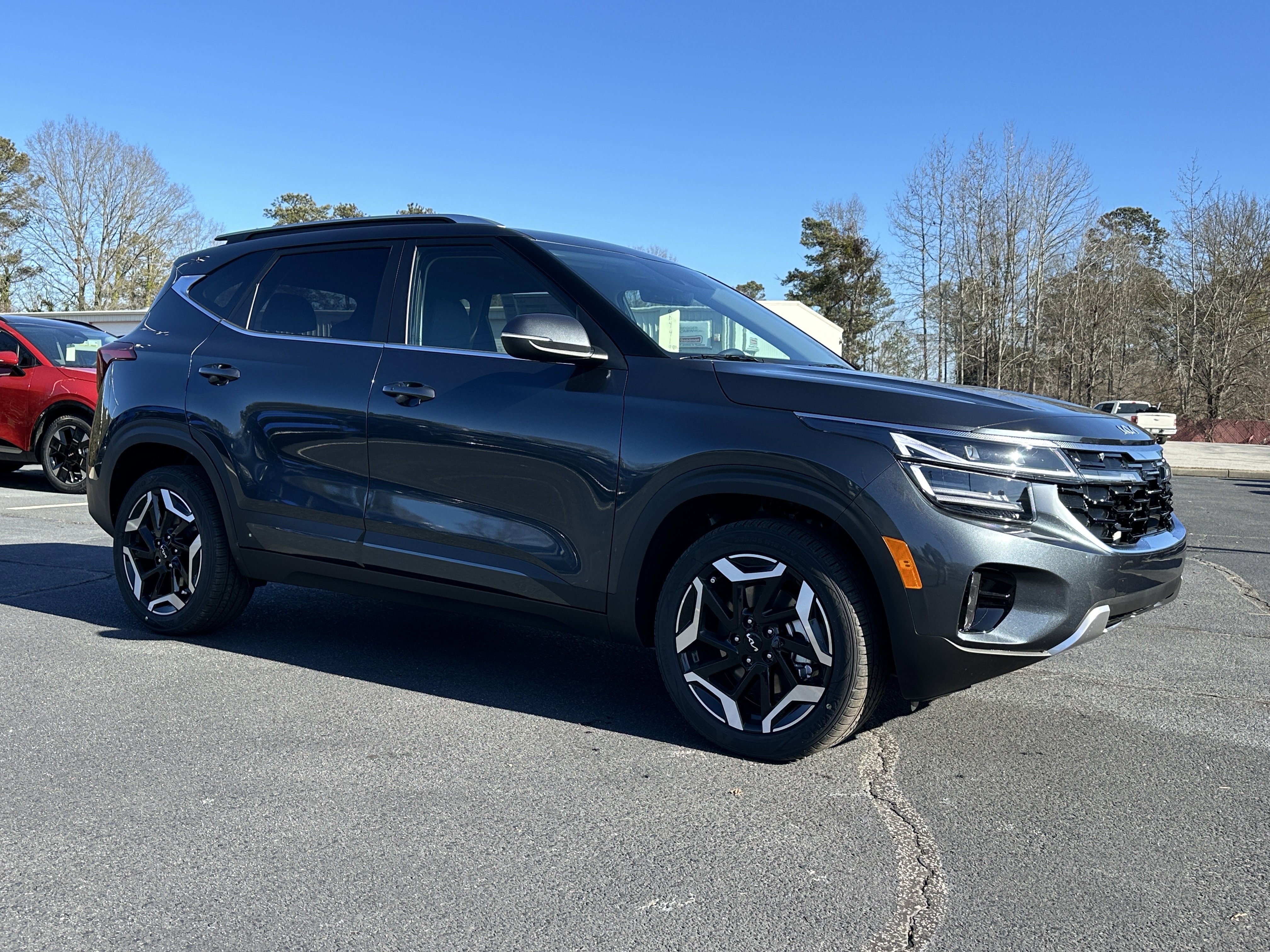 New 2026 Gravity Gray Kia SX image 2