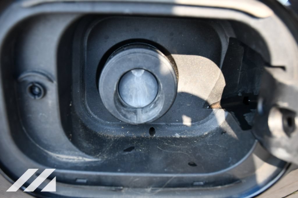 Used 2021 EBONY TWILIGHT METALLIC Buick Essence image 32