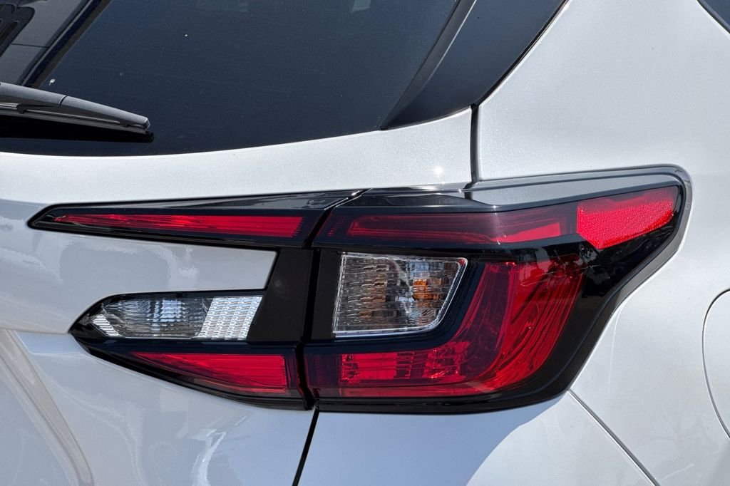 New 2026 CRYSTAL WHITE PEARL Subaru Limited image 34