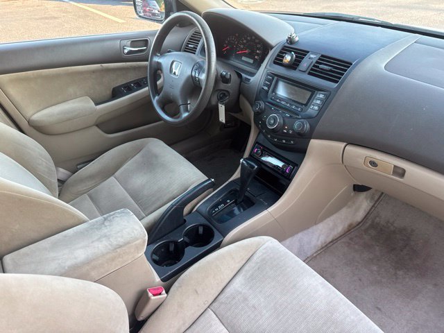 Used 2005 White Honda LX image 24