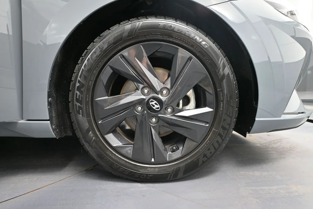 Used 2021 Gray Hyundai SEL image 15