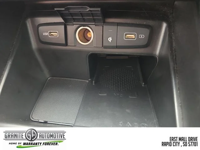 Used 2024 White Hyundai SEL image 34