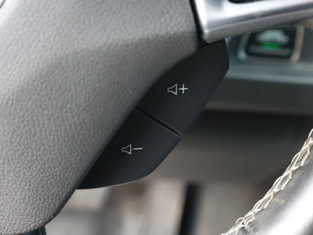 Used 2023 Blue Chevrolet 2LT image 31