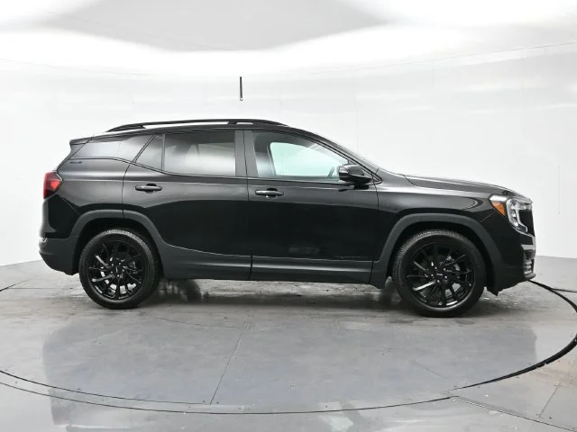Used 2023 EBONY TWILIGHT METALLIC GMC SLE image 8