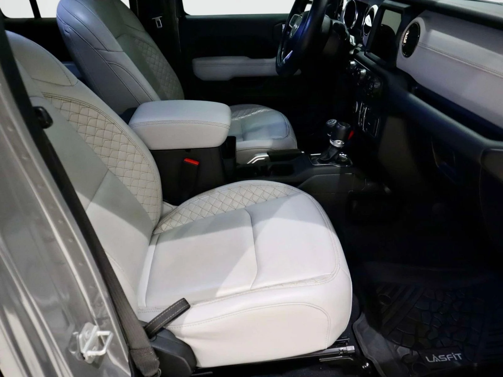 Used 2022 Sting-Gray Clearcoat Jeep Unlimited High Altitude image 14