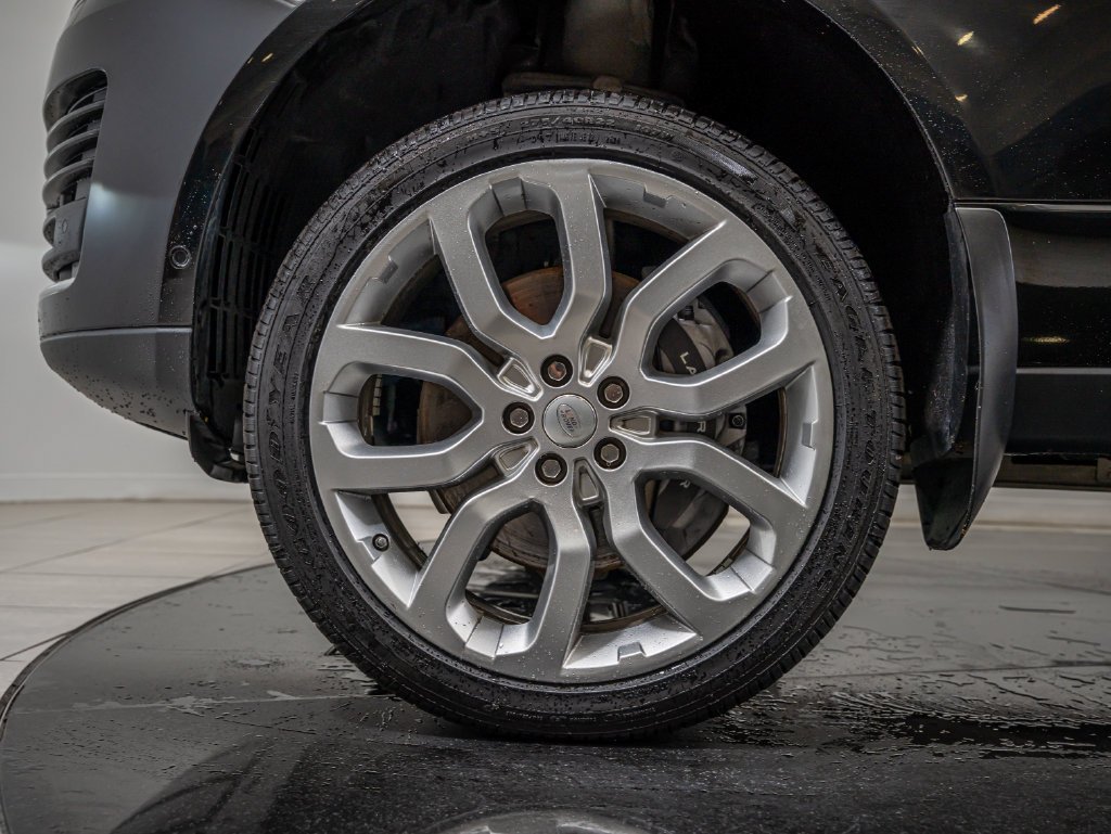 Used 2020 Black Land Rover HSE image 10