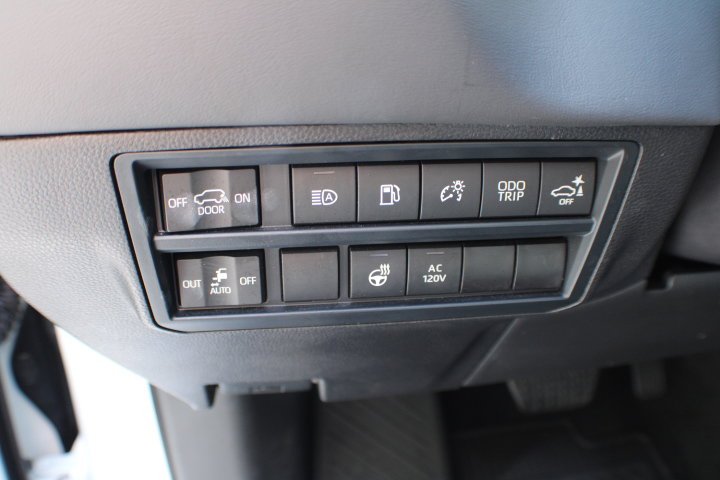 Certified Used 2025 Wind Chill Pearl Toyota Platinum image 7