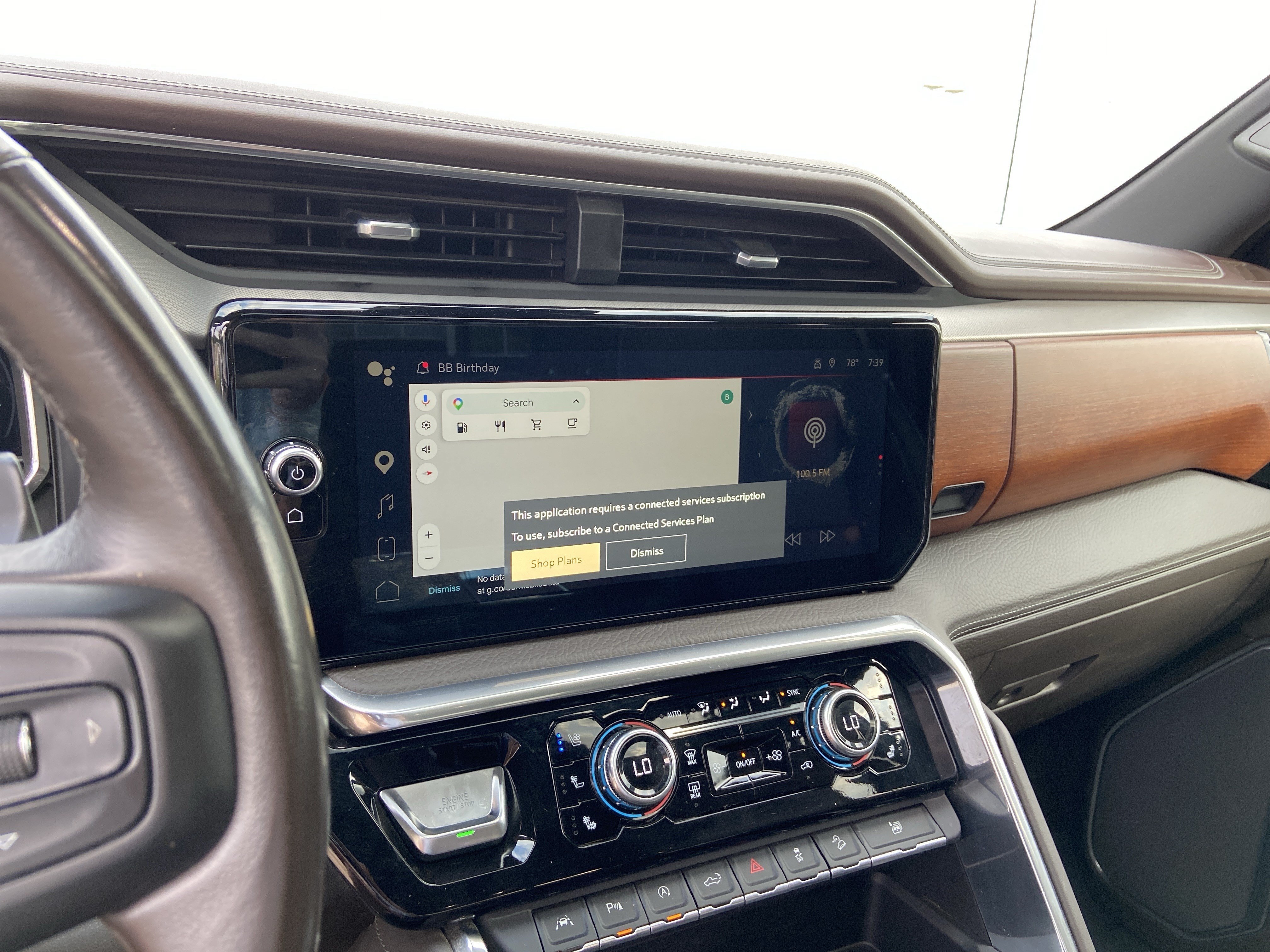 Used 2022 White Frost Tricoat GMC Denali image 36