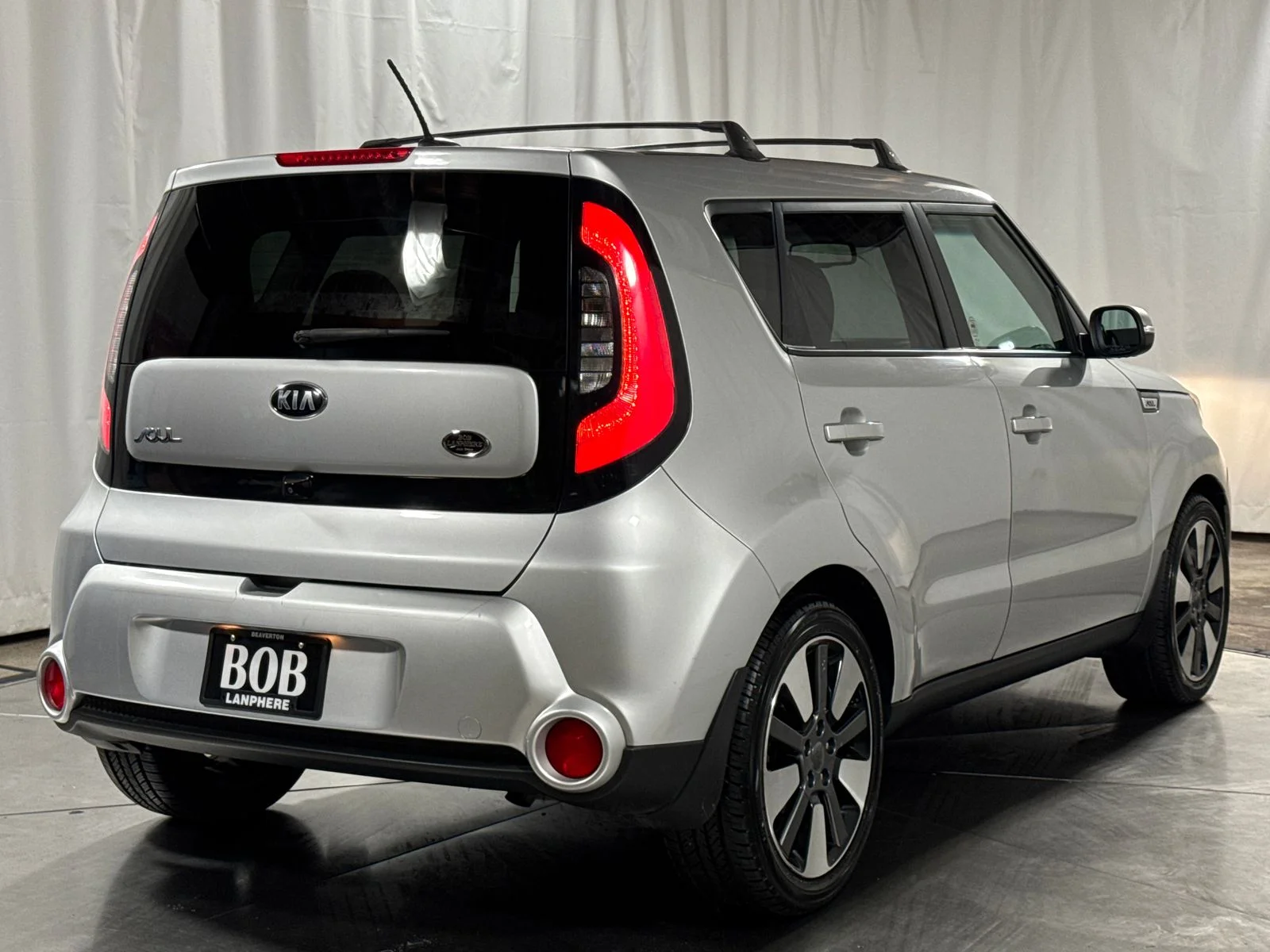 Used 2014 Bright Silver Kia Exclaim image 10
